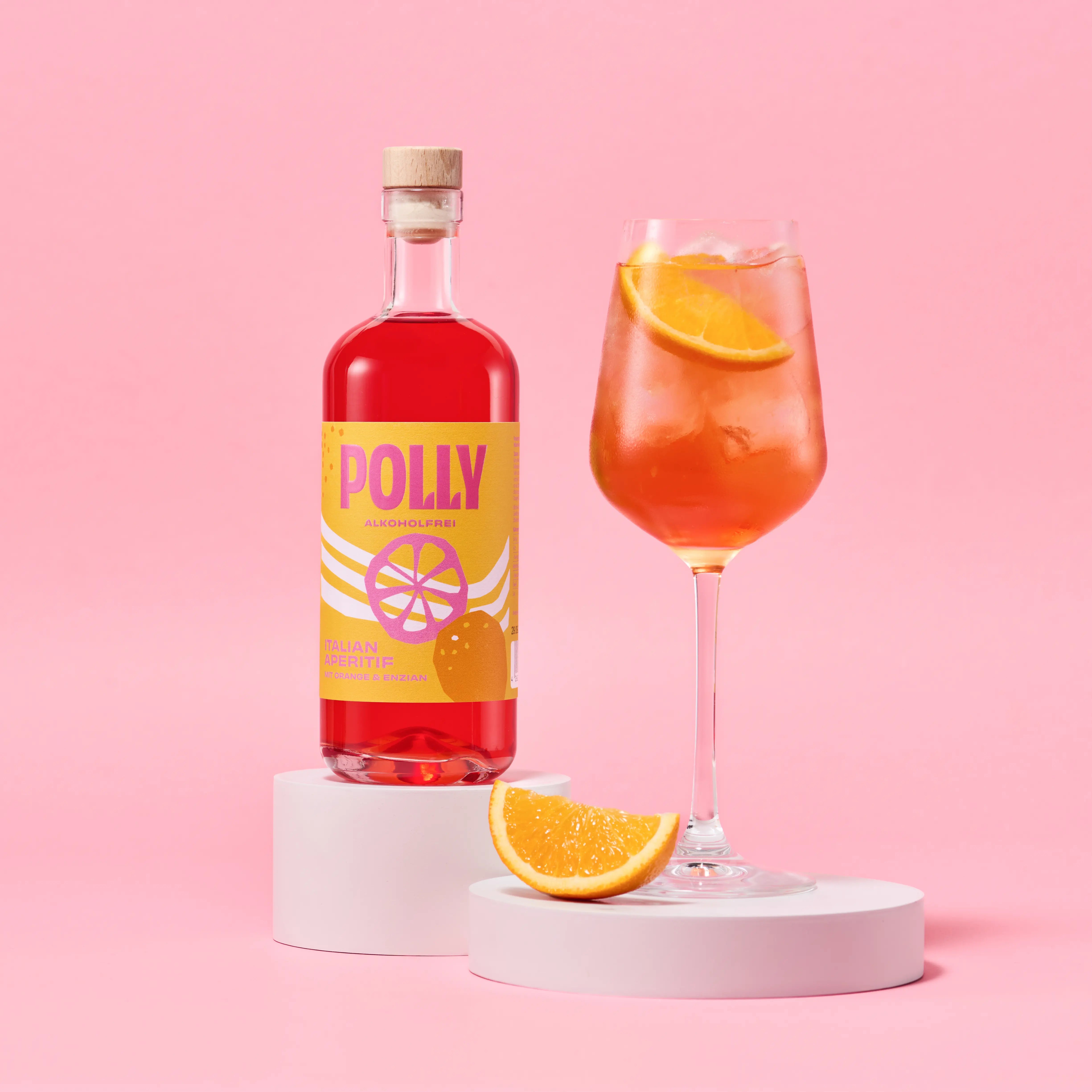 POLLY Italian Aperitif Flasche und Glas mit alkoholfreiem Italian Spritz Getränk